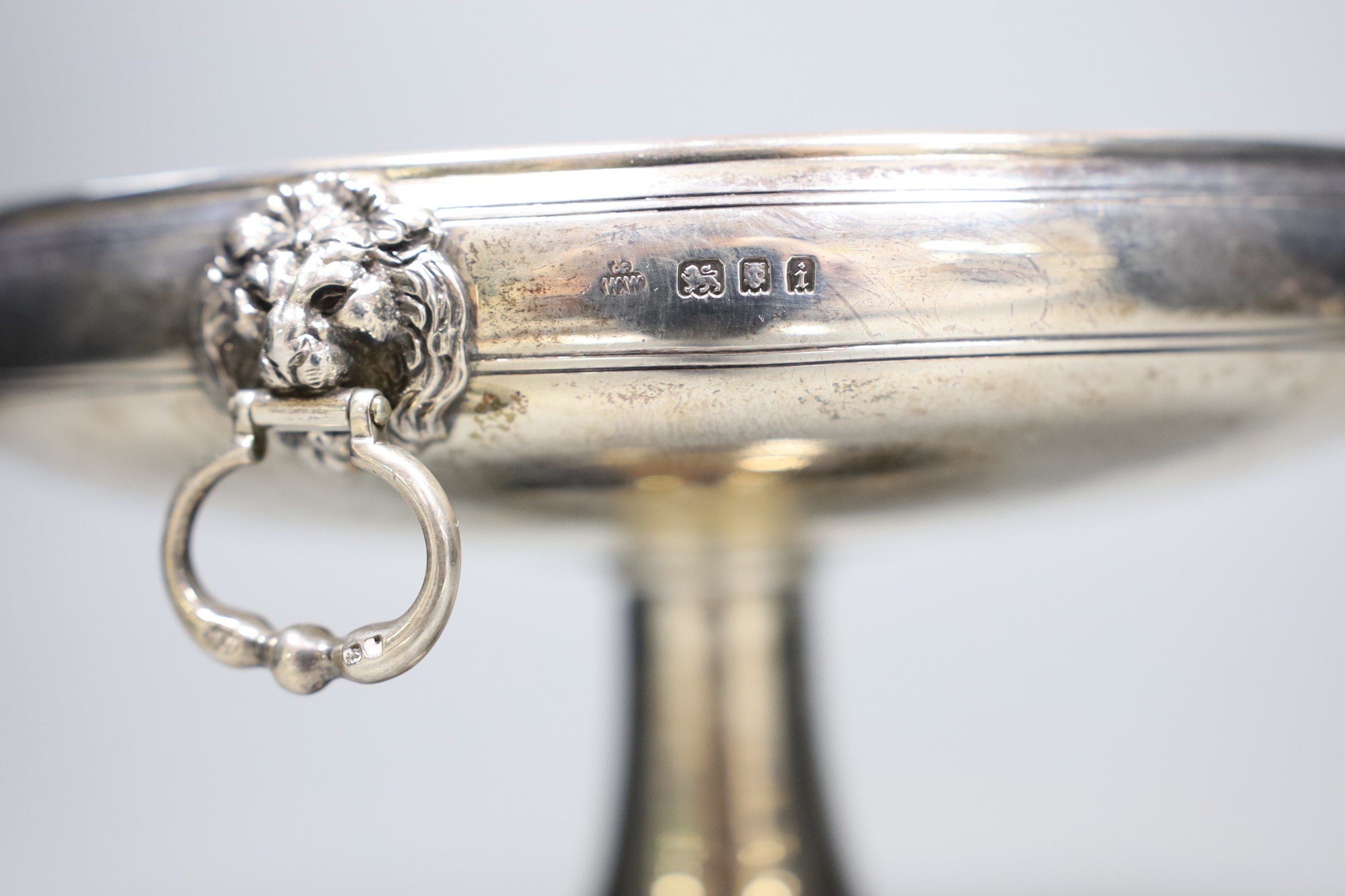 A George V silver pedestal bowl, with lion-mask handles, London 1924, 18cm. diam.